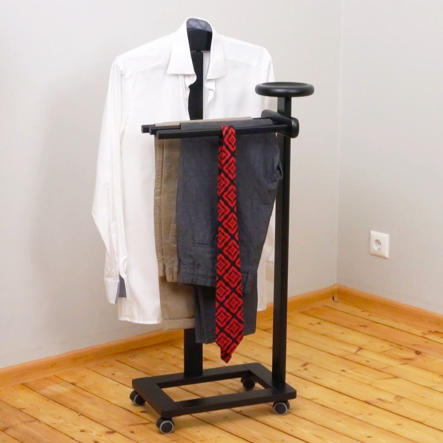 Valet de Chambre, Valet de Nuit, Valet de Chambre Bois, Composé d'un cintre, de 3 porte-pantalons, ARIT ANTIMO, 10