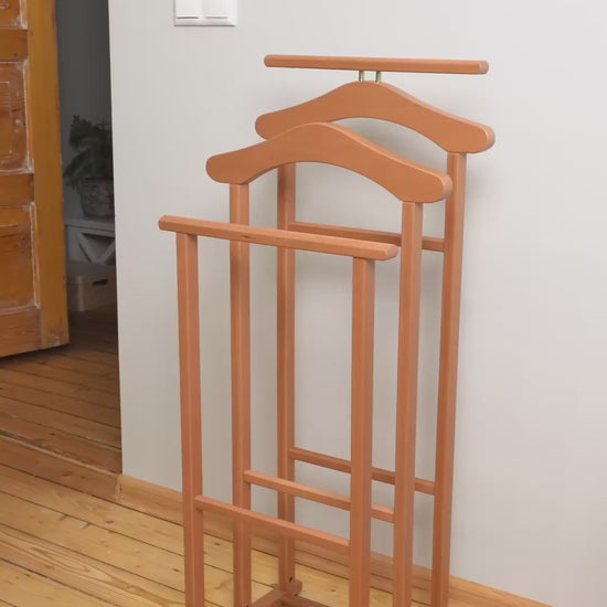Valet de Chambre, Fabriqué en Italie, Valet de Chambre Bois, 43x35x102 cm, Chevalet vetement, Merisier, Tatkraft Duke, video